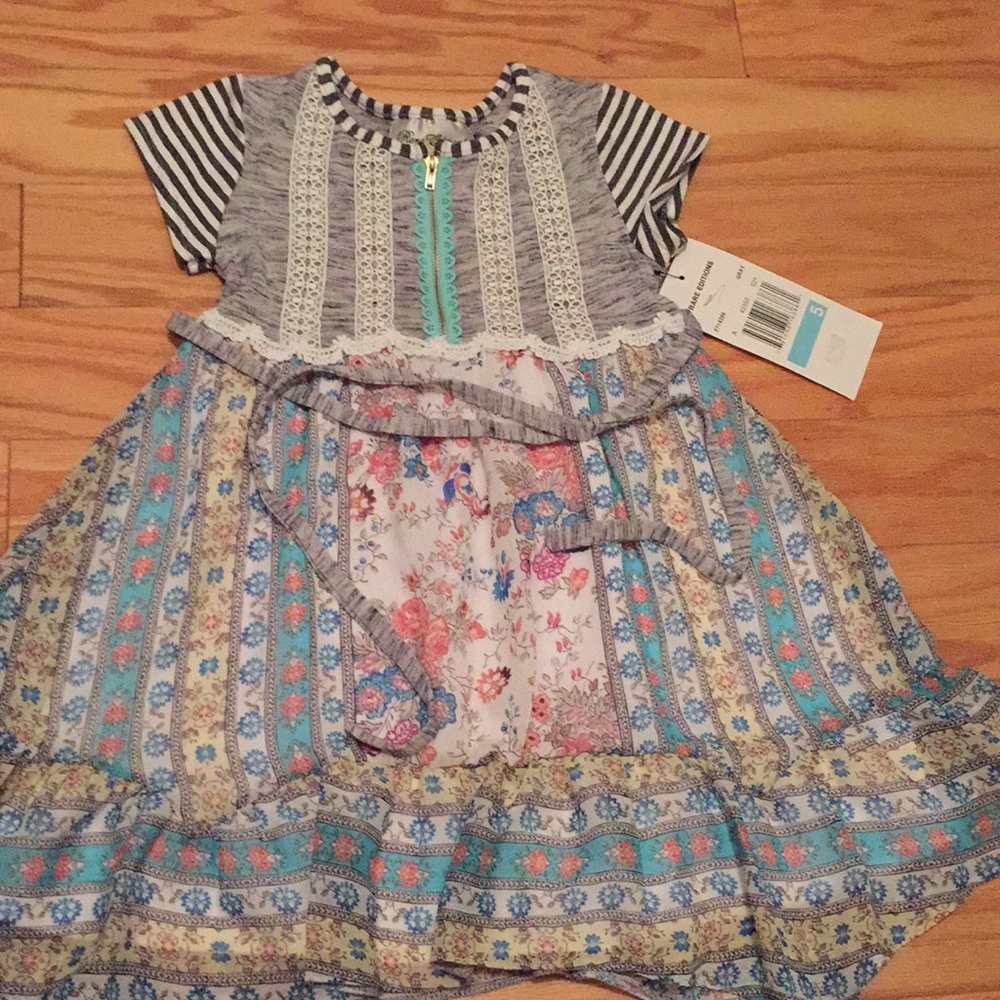 NEW Casual floral dress size 5